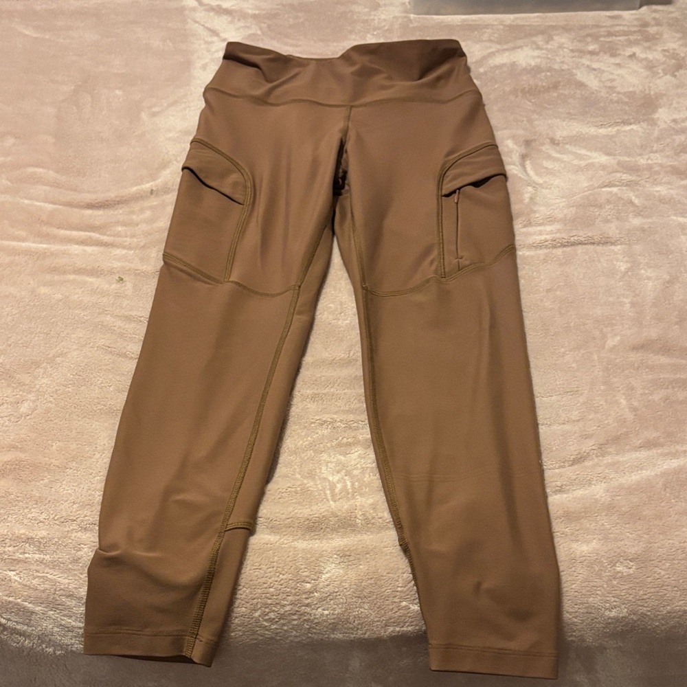 Old Navy Women's Tan Cargo Leggings